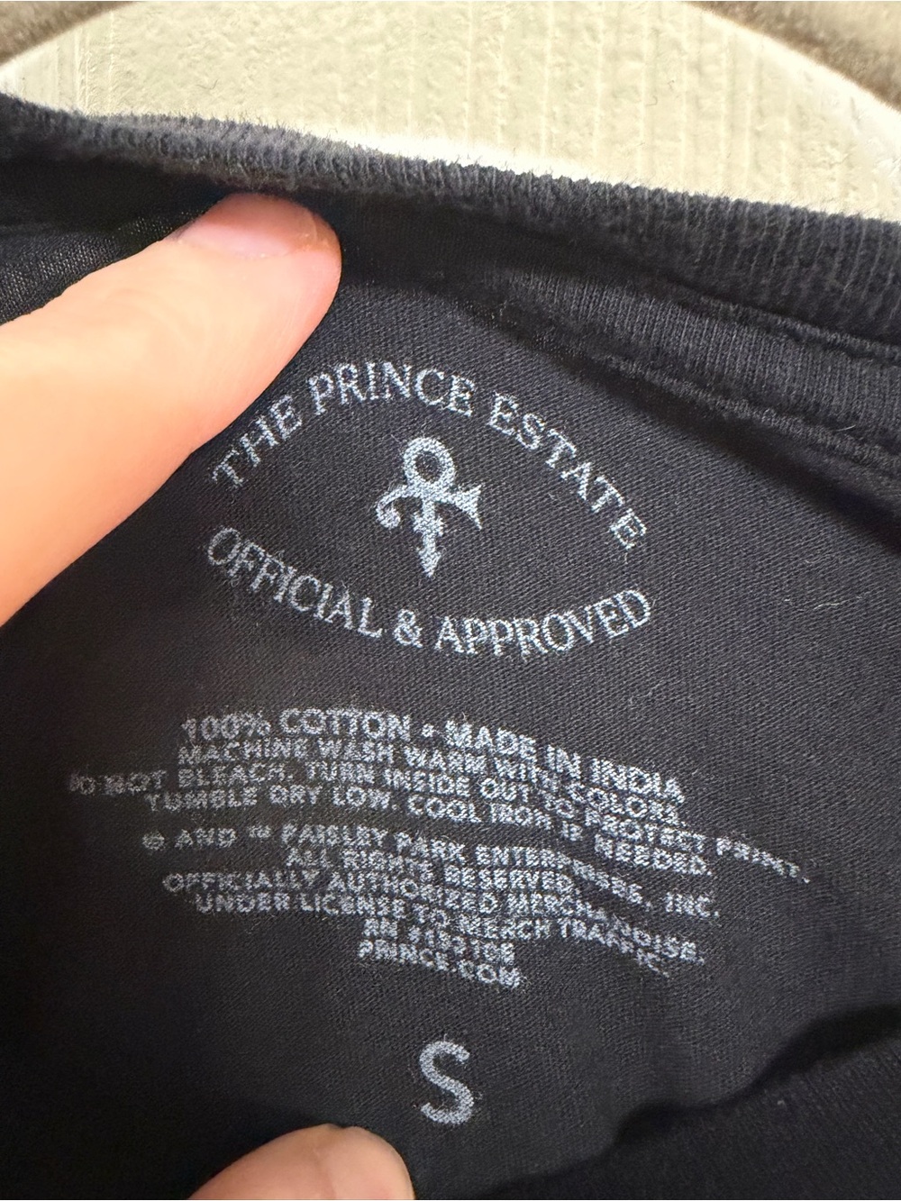 Prince Purple Rain Graphic Band T-Shirt Black Size Small Official Estate - Picture 2 of 2